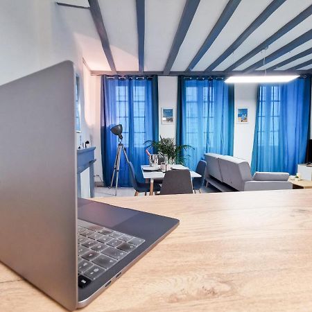 Appartement Ma Douce Charente - Superbe T3 Design Et Fonctionnel - Hyper Centre A Saintes Buitenkant foto