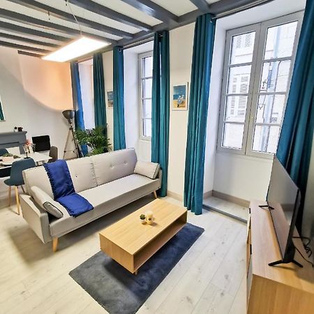 Appartement Ma Douce Charente - Superbe T3 Design Et Fonctionnel - Hyper Centre A Saintes Buitenkant foto