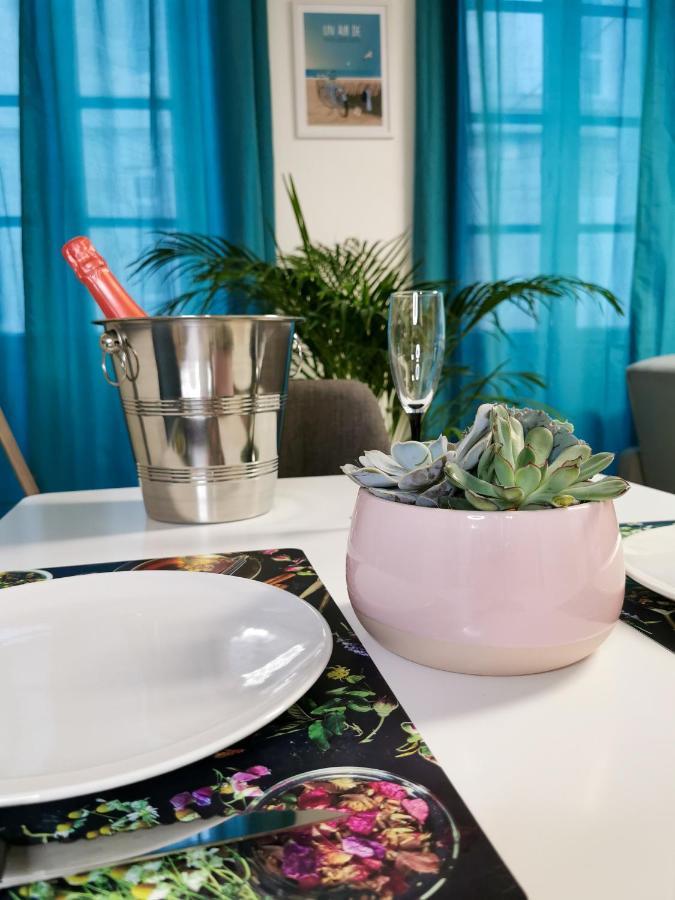 Appartement Ma Douce Charente - Superbe T3 Design Et Fonctionnel - Hyper Centre A Saintes Buitenkant foto