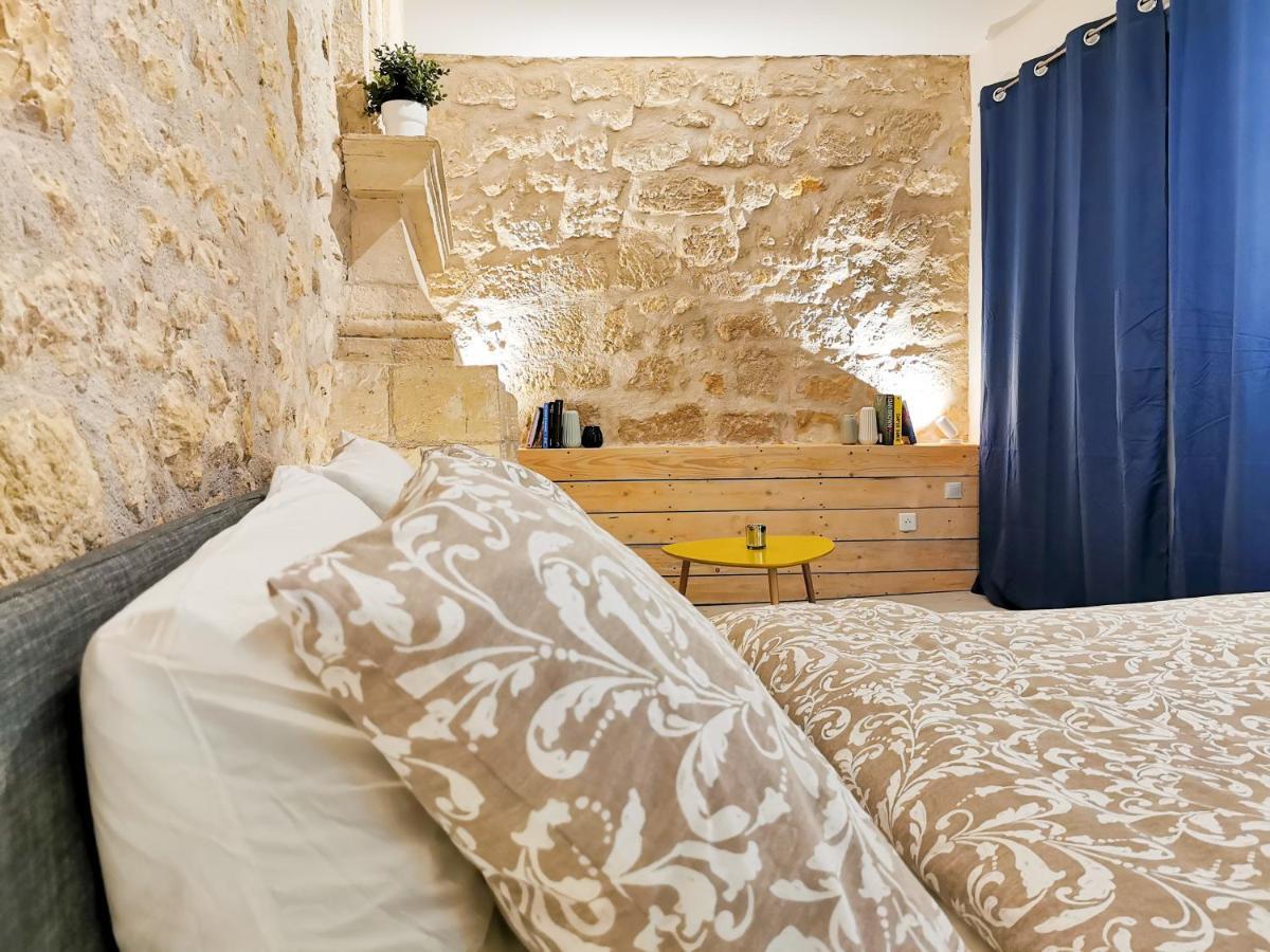 Appartement Ma Douce Charente - Superbe T3 Design Et Fonctionnel - Hyper Centre A Saintes Buitenkant foto
