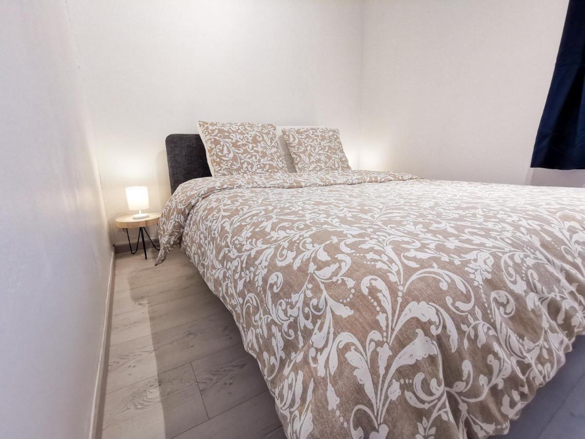 Appartement Ma Douce Charente - Superbe T3 Design Et Fonctionnel - Hyper Centre A Saintes Buitenkant foto